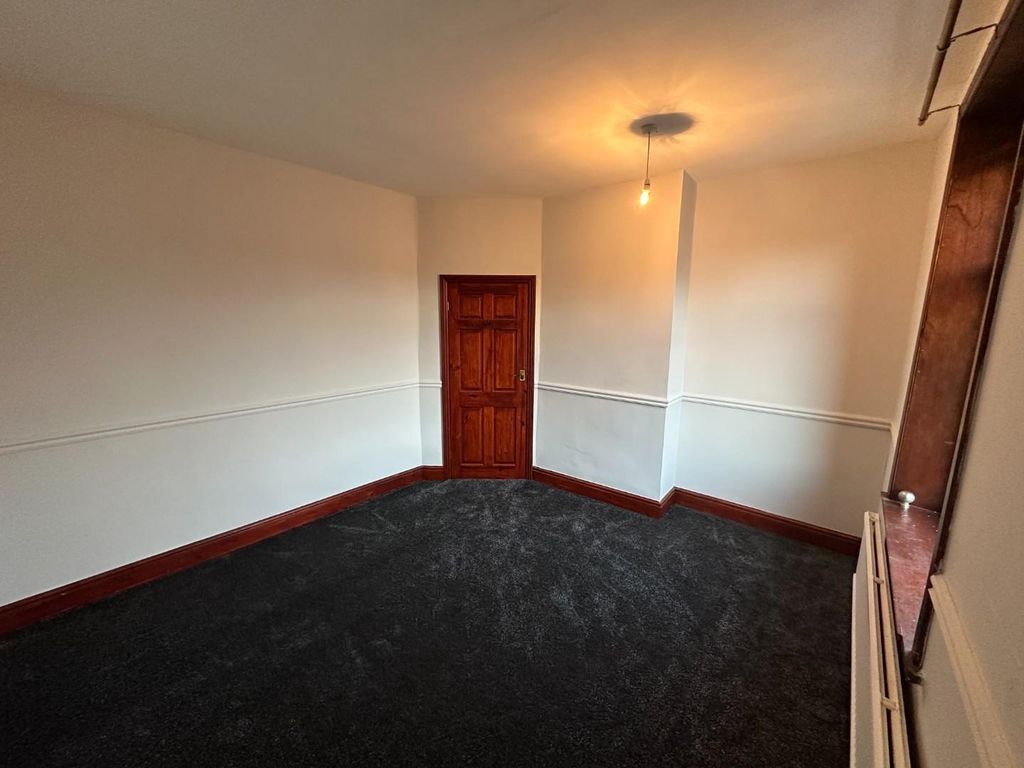 Property photo 2 of 12 Image00045.Jpeg