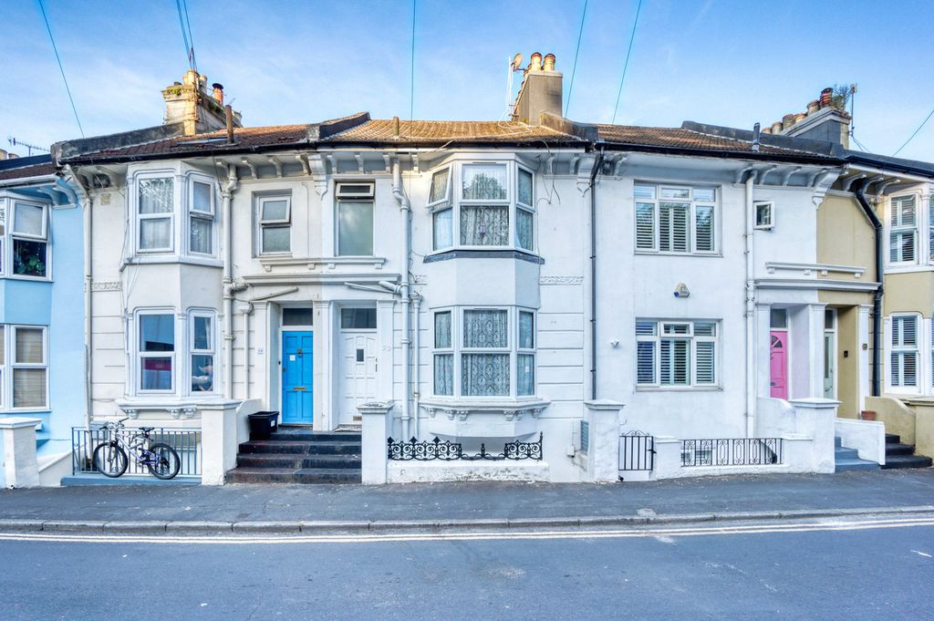 Property photo 1 of 11