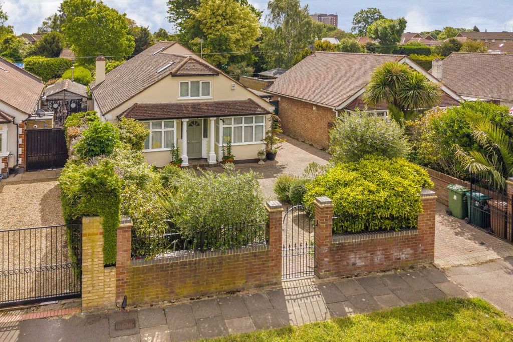 Property photo 1 of 11