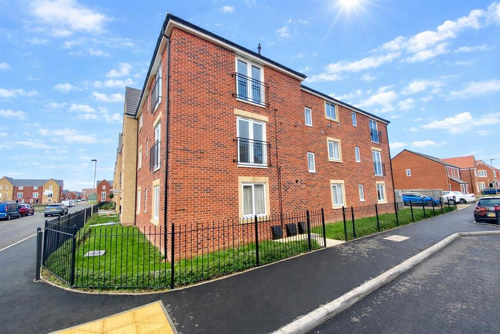 Property photo 1 of 17