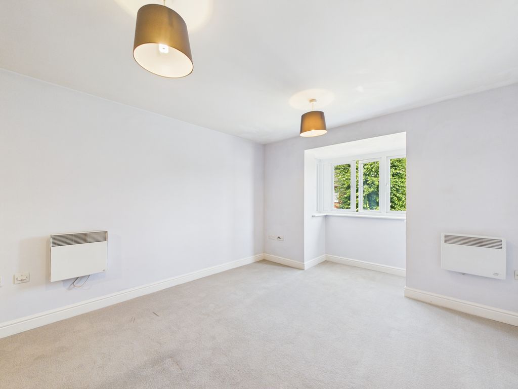 Property photo 3 of 10 Cam04018G0-Pr0557-Still003