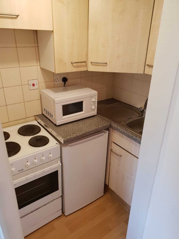 Property photo 2 of 6 Kitchen