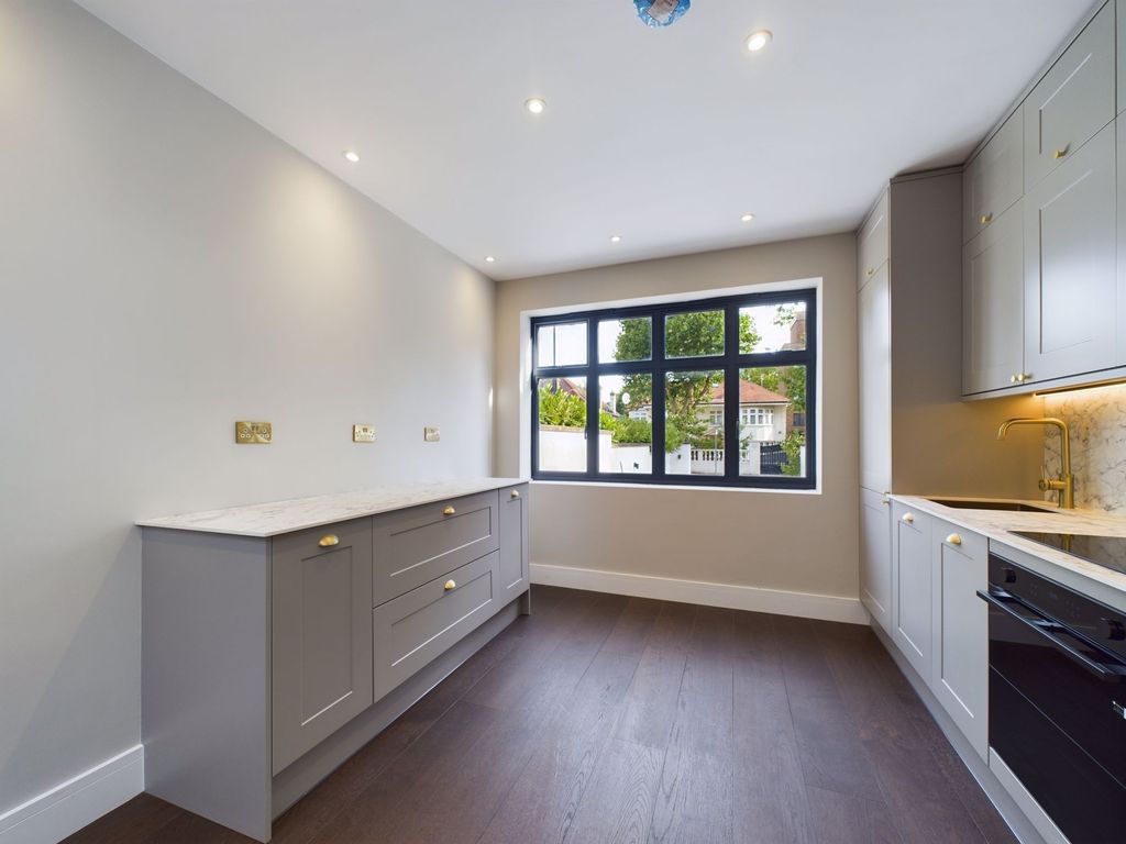 Property photo 3 of 10 Open Plan Kitchen