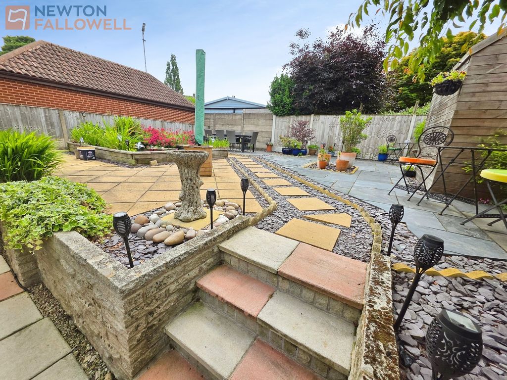 Property photo 3 of 38
