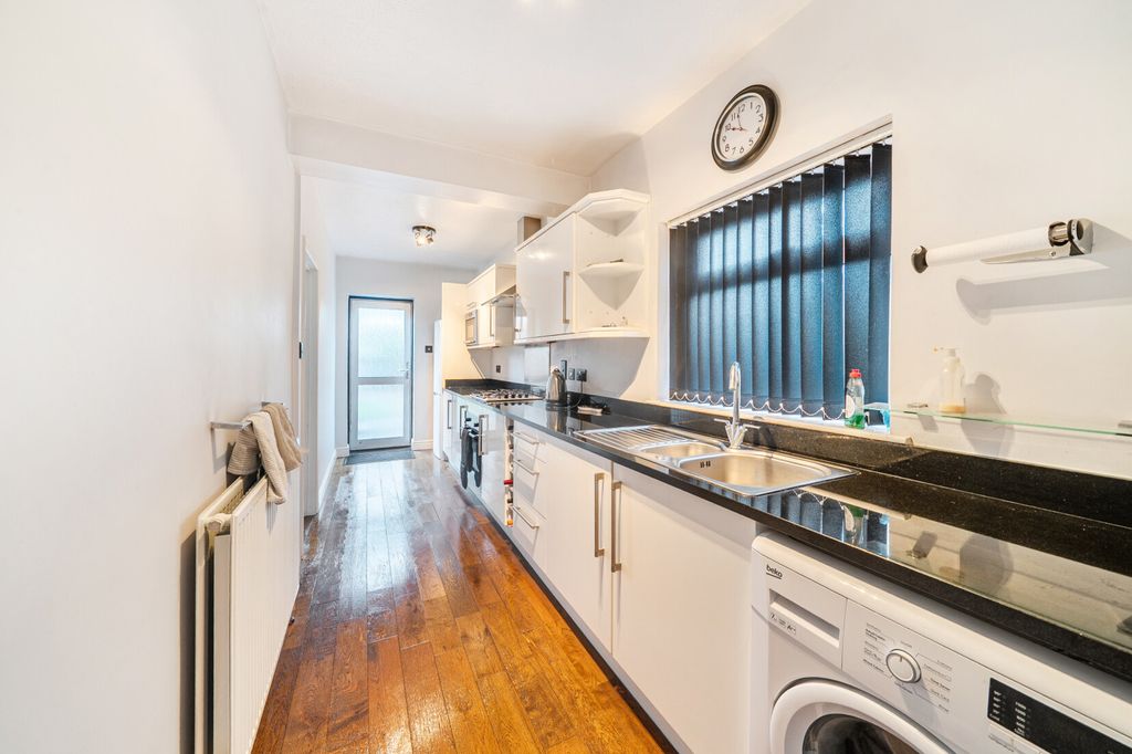 Property photo 2 of 15 Kitchen