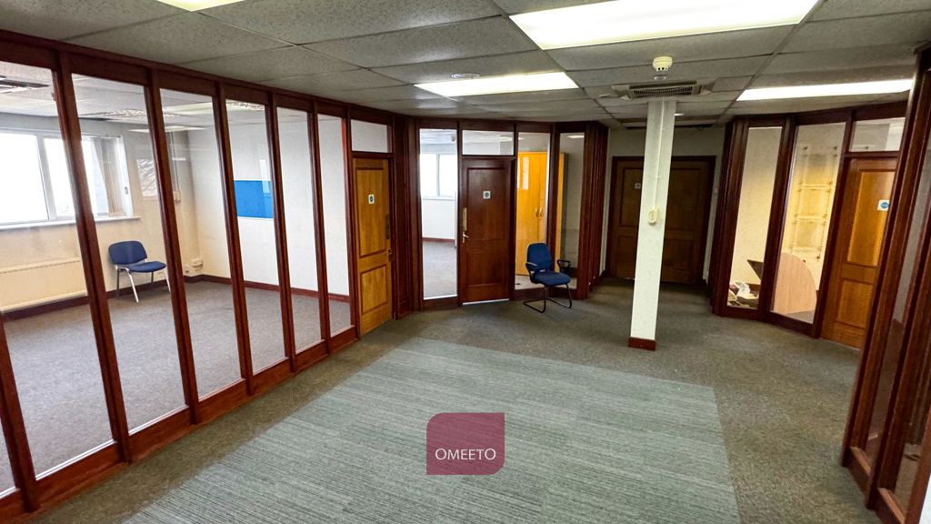 Property photo 3 of 11 Office To Rent