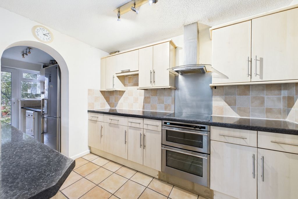 Property photo 2 of 11 Picture No. 12