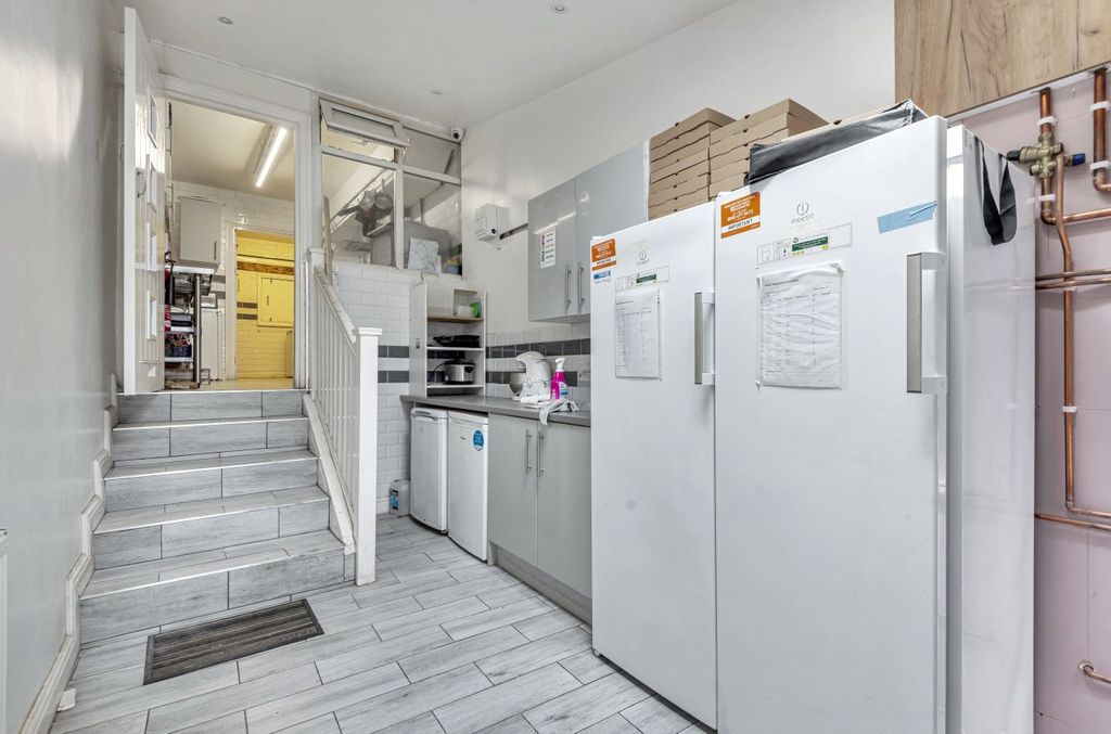 Property photo 3 of 29 Picture No. 04