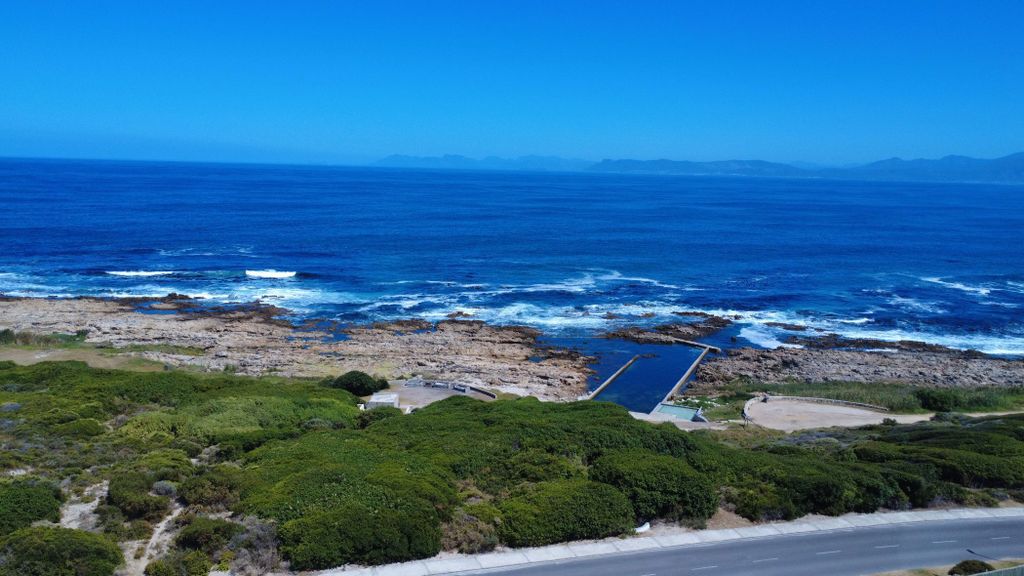 Property photo 2 of 21 1Sw1720528