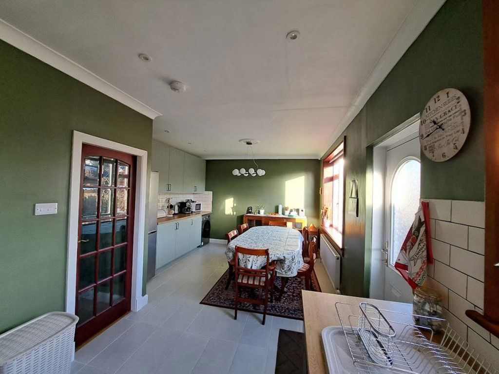 Property photo 2 of 28