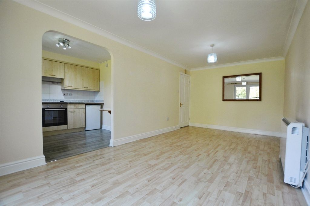 Property photo 3 of 11 Picture No. 12