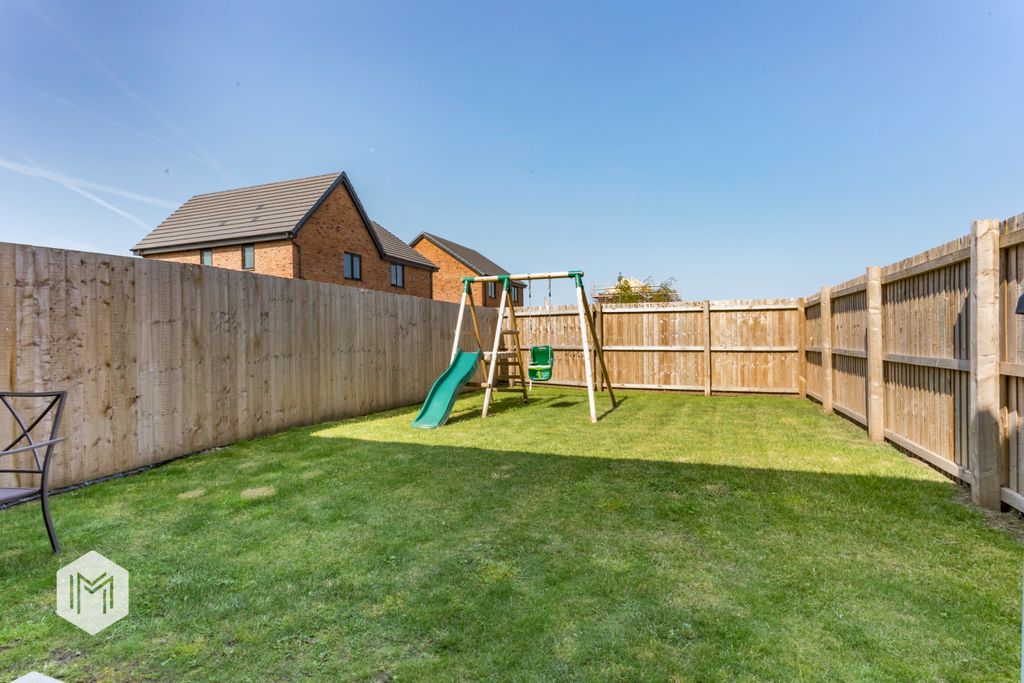 Property photo 2 of 17 Picture No. 10