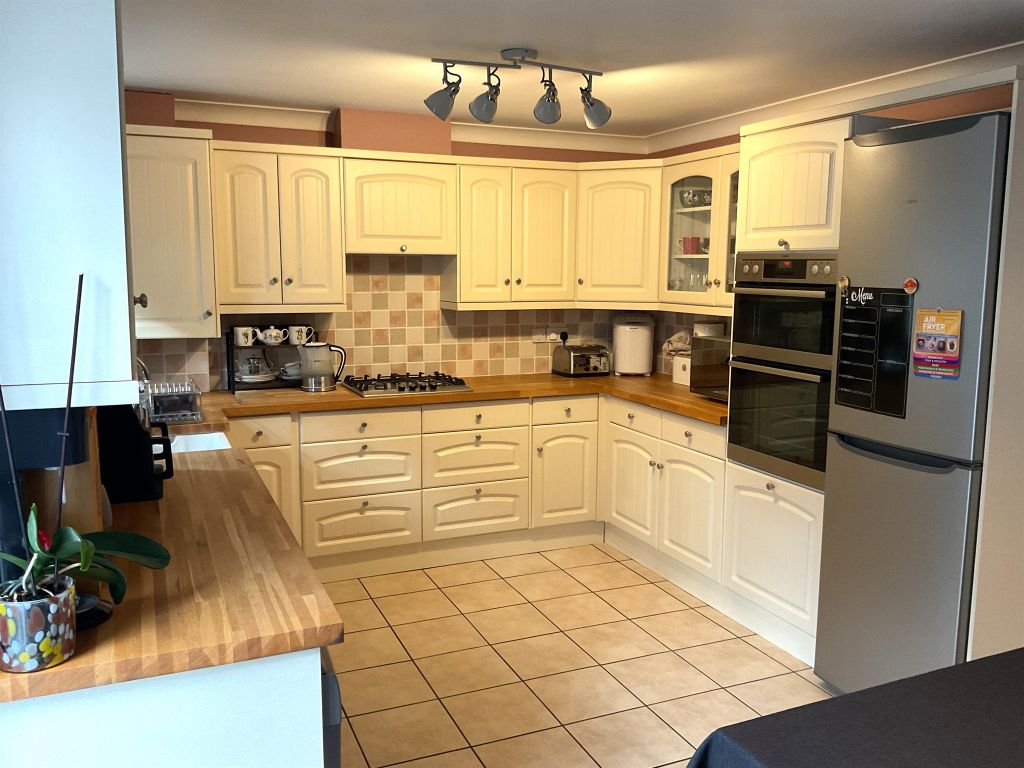 Property photo 3 of 17