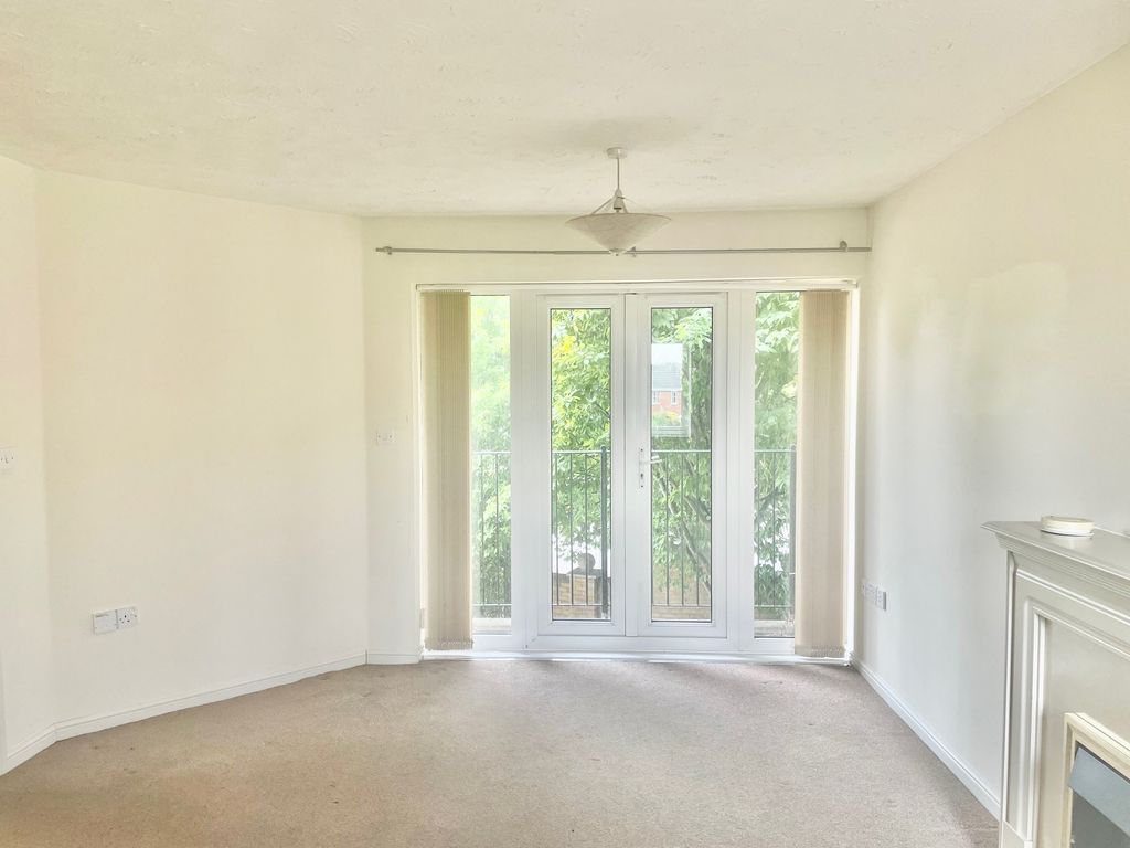 Property photo 2 of 6 Lounge