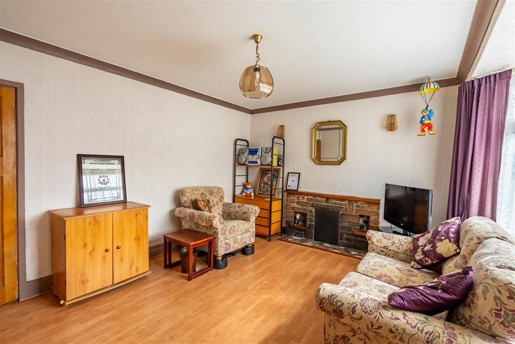 Property photo 2 of 16 Living Room