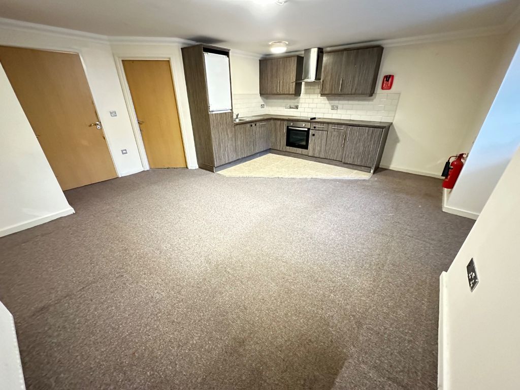 Property photo 2 of 8 4889941