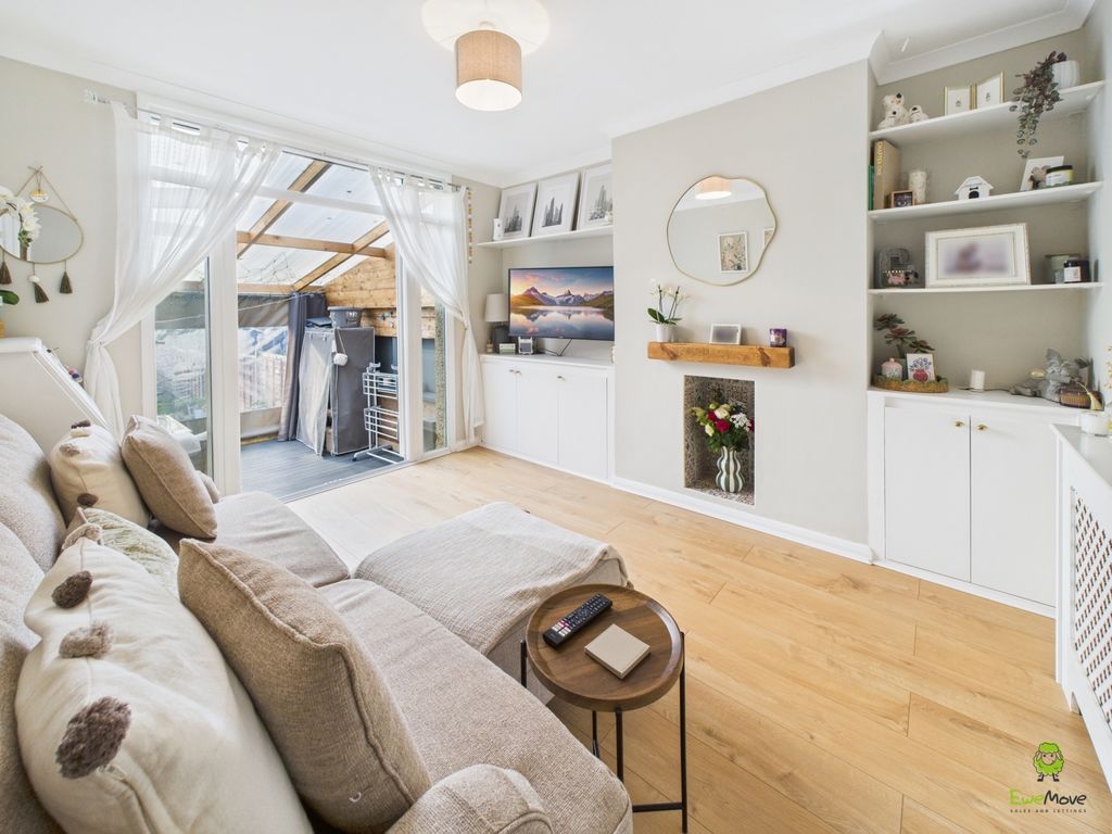 Property photo 1 of 15 Presented By Clinton Crawford At Ewemove Bexleyhea