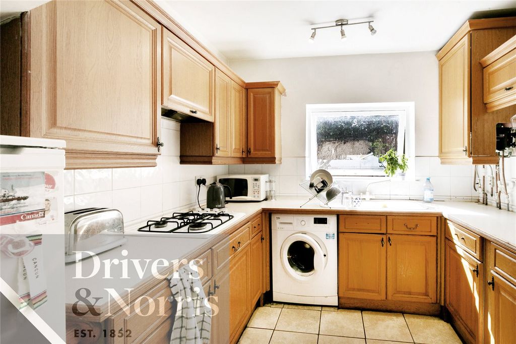Property photo 2 of 11 Picture No. 24