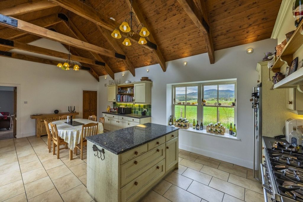 Property photo 2 of 12 Kitchen/Dining Room