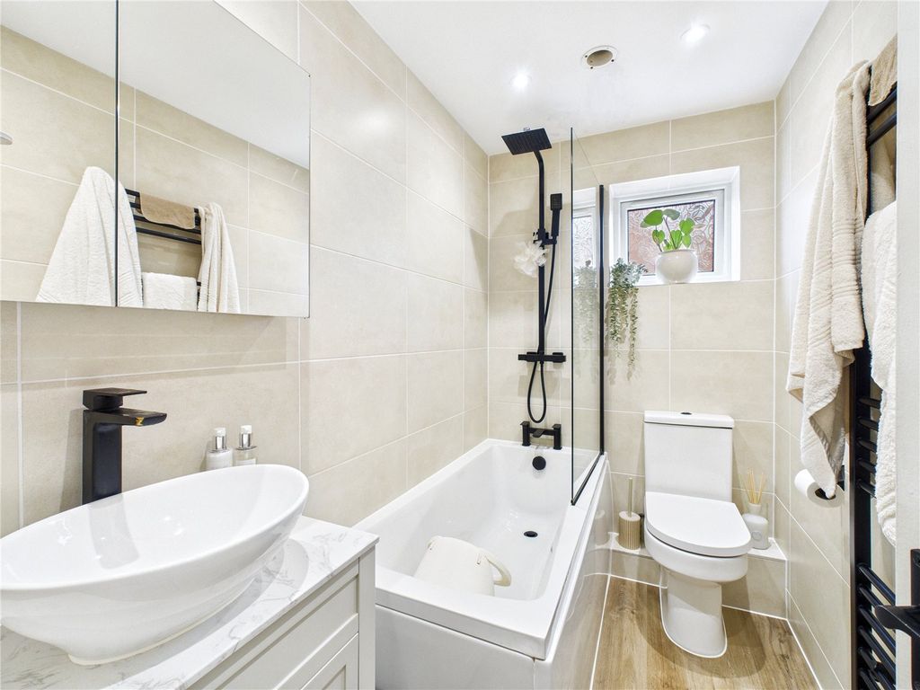 Property photo 3 of 14 3 - Picture No. 15