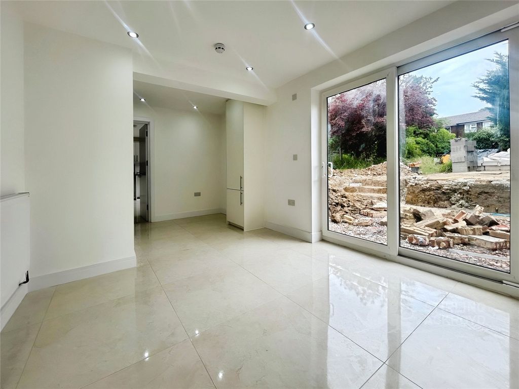 Property photo 2 of 7 Living Room