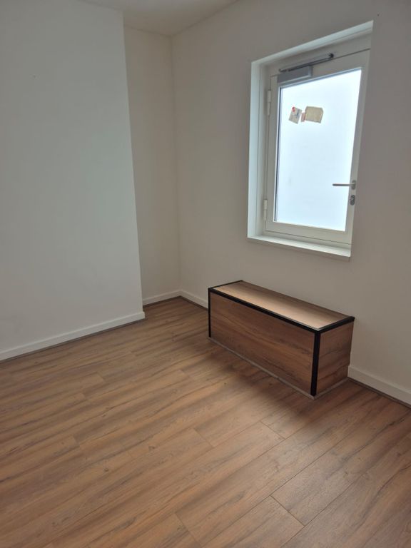 Property photo 3 of 8 Gallery