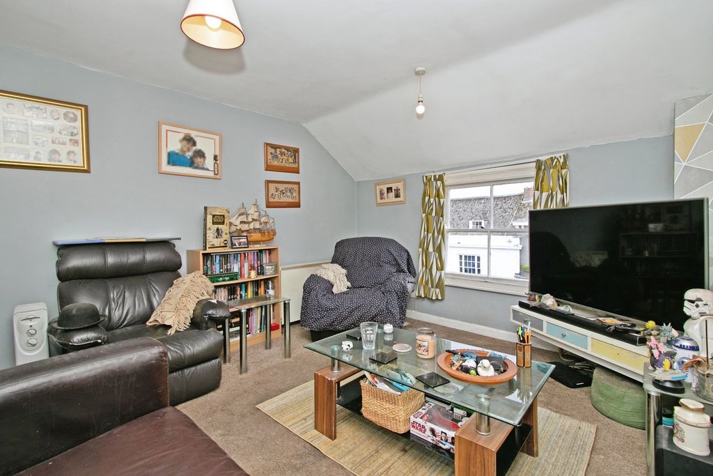 Property photo 2 of 17 Photo