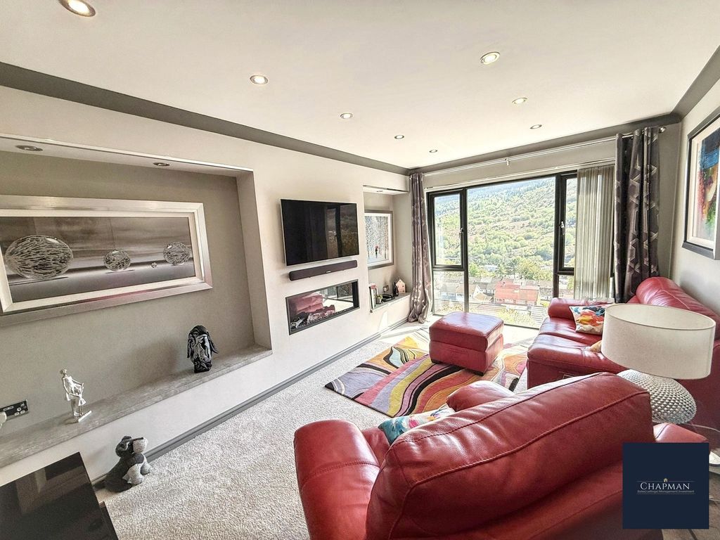 Property photo 2 of 48