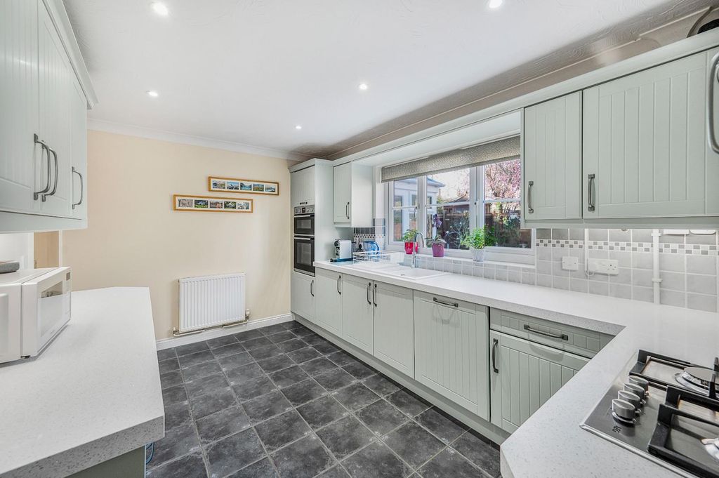 Property photo 2 of 20 Kitchen