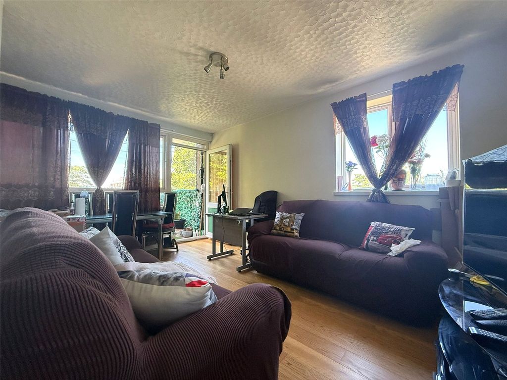 Property photo 3 of 16 Picture No. 03