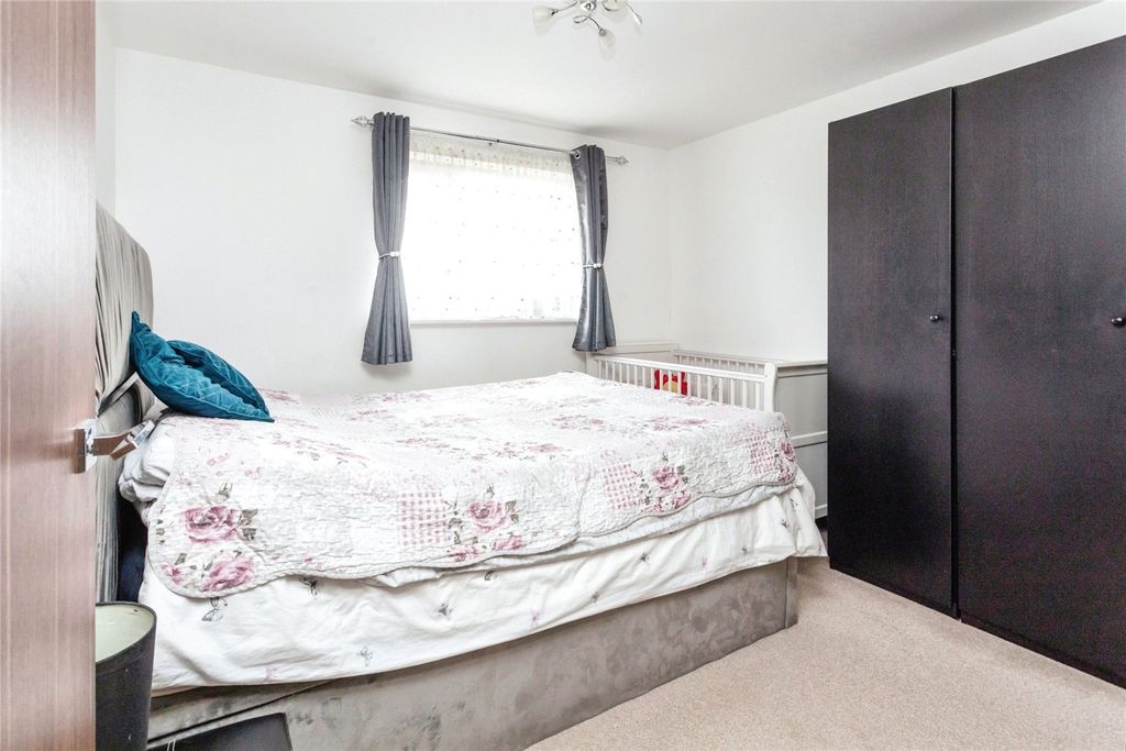 Property photo 3 of 11 Picture No. 35