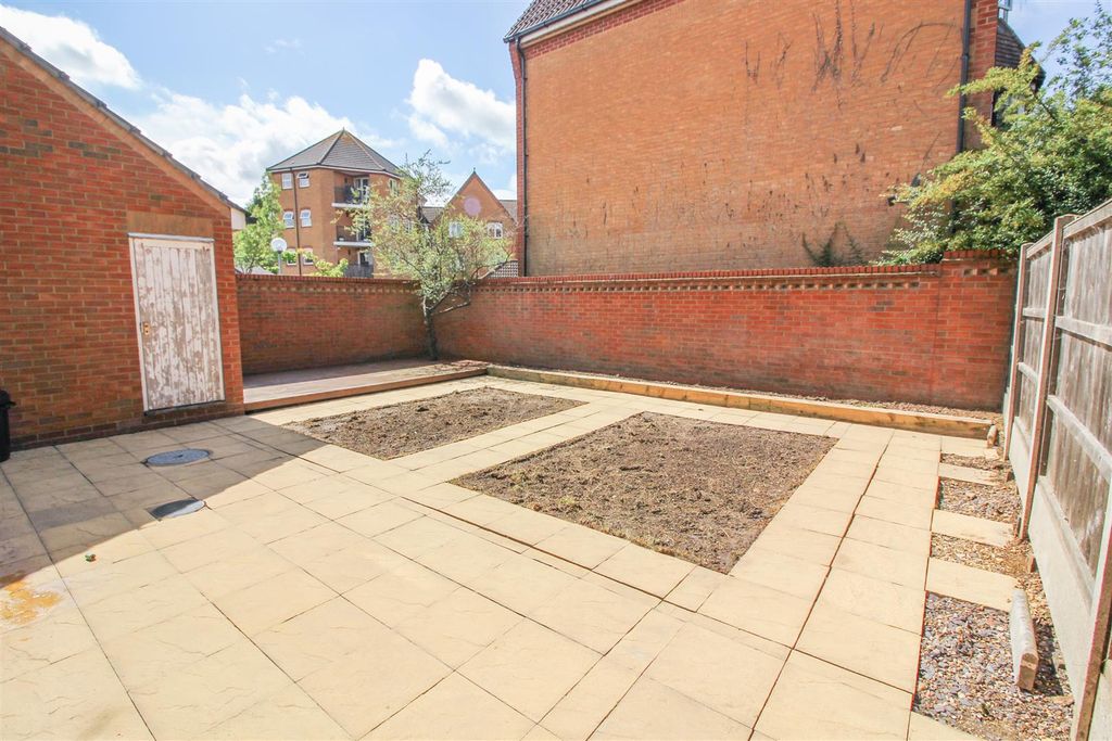 Property photo 3 of 14