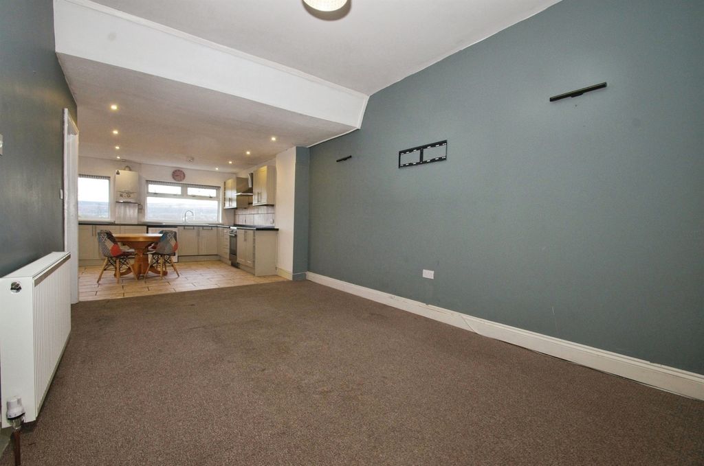 Property photo 3 of 29