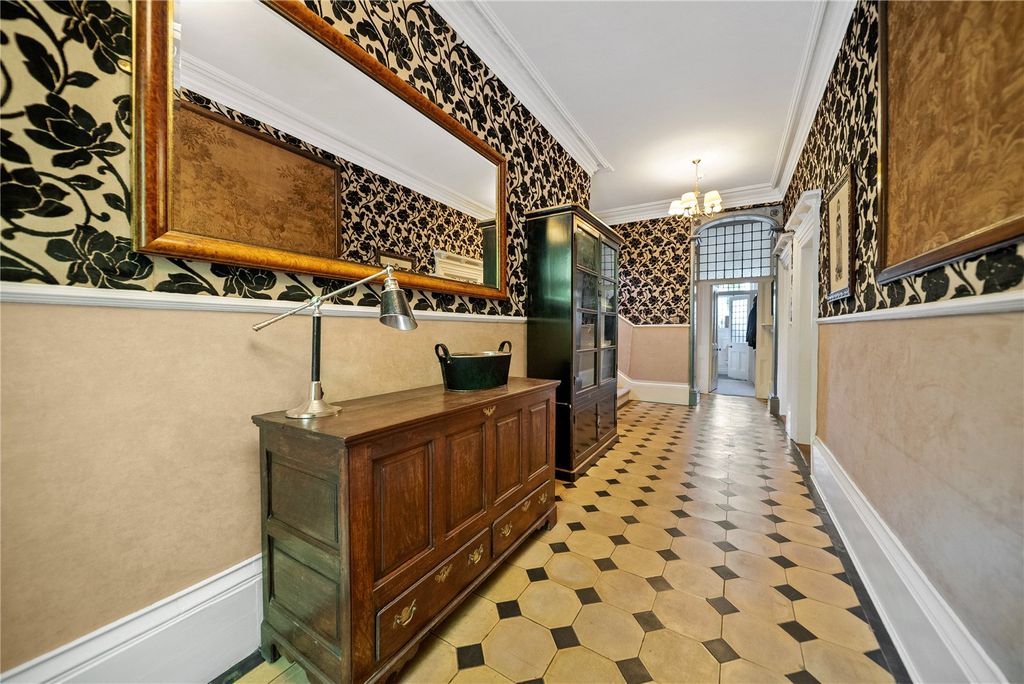 Property photo 2 of 22 Hallway