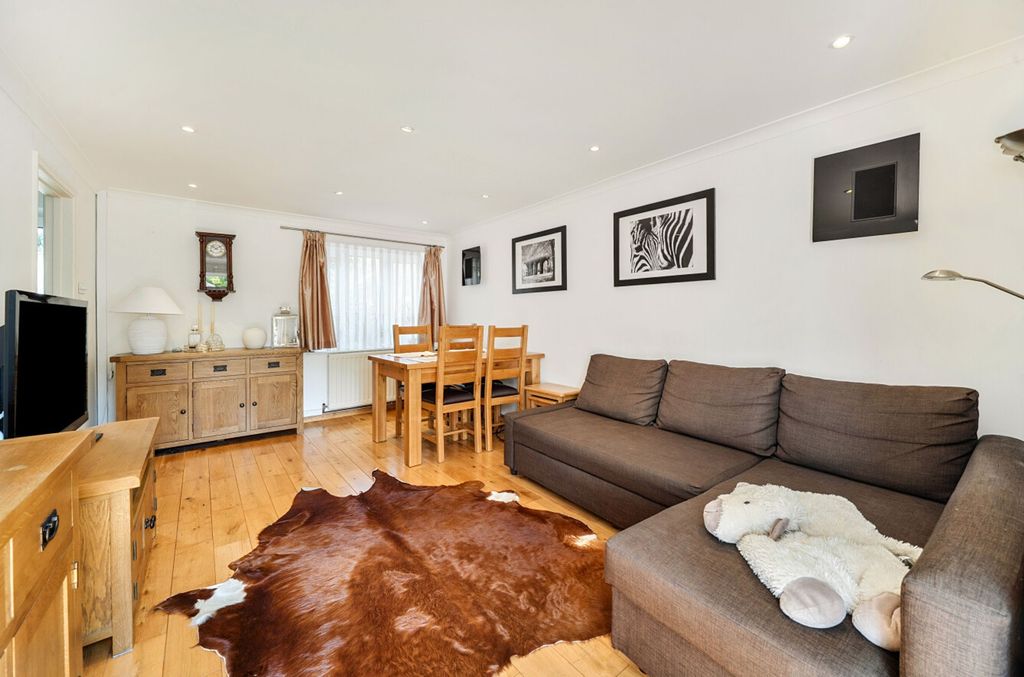 Property photo 3 of 19