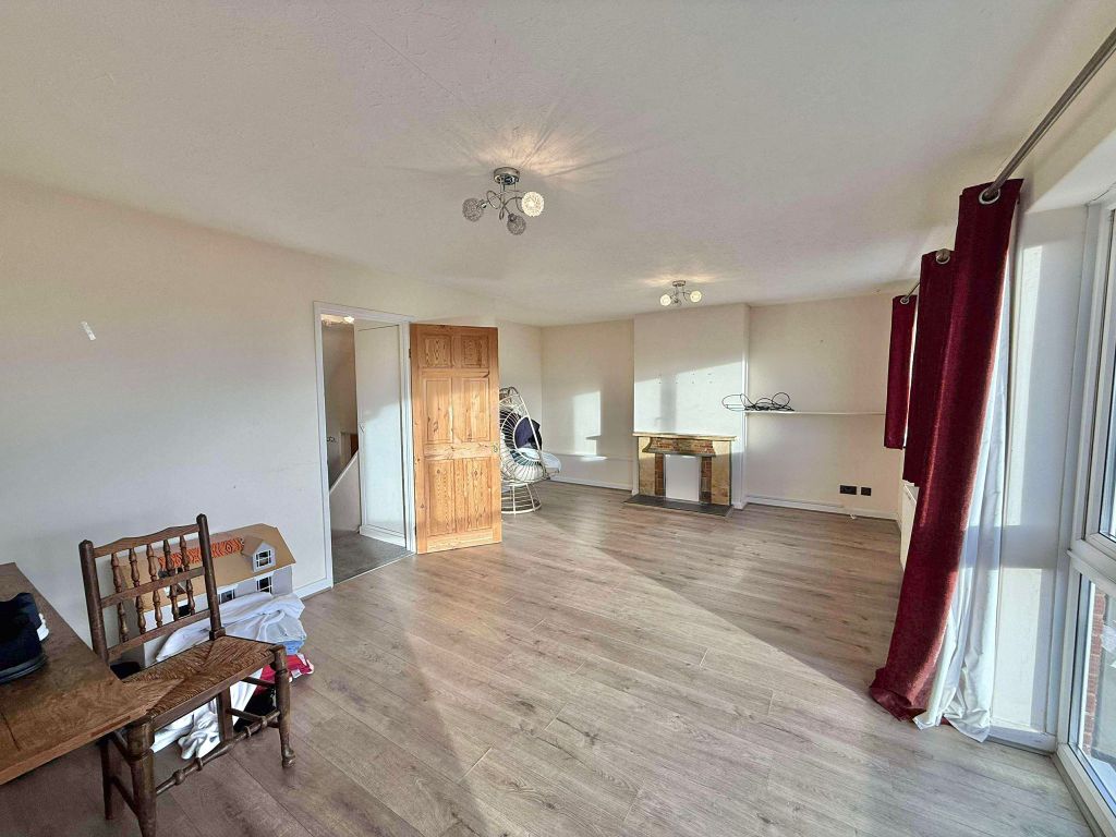 Property photo 3 of 23