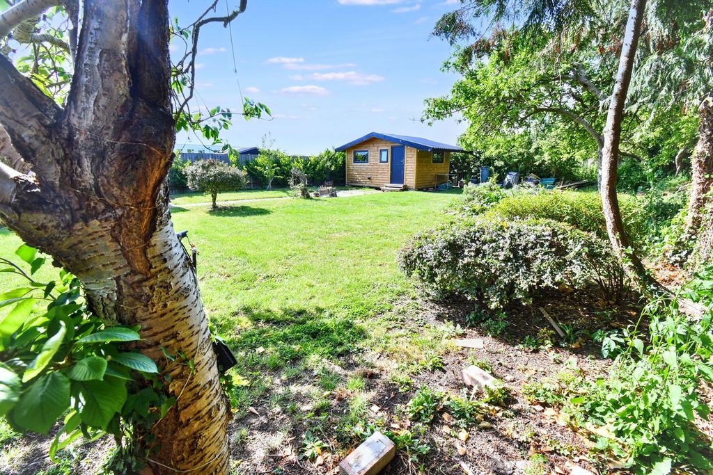 Property photo 3 of 24