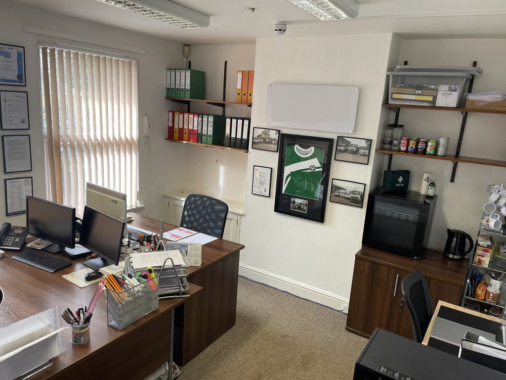 Property photo 2 of 8