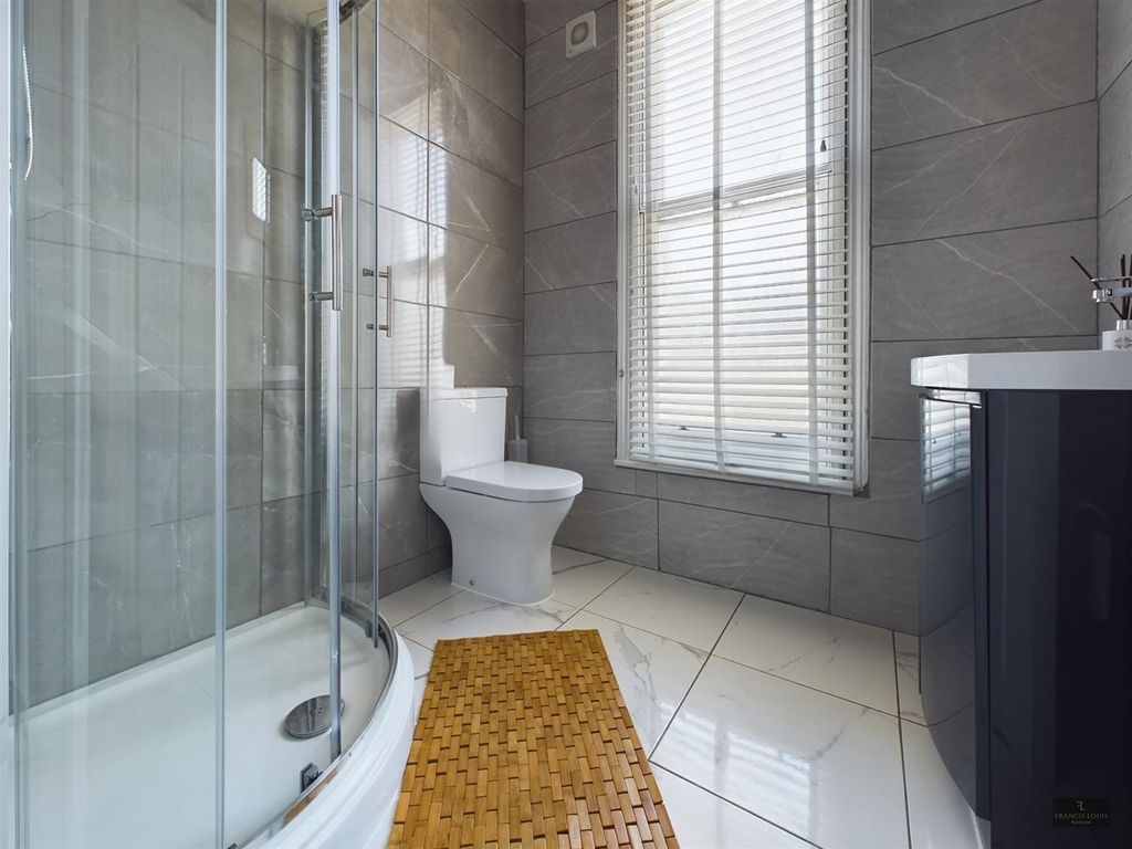 Property photo 3 of 10 Cam02887G0-Pr0136-Still009.Jpg