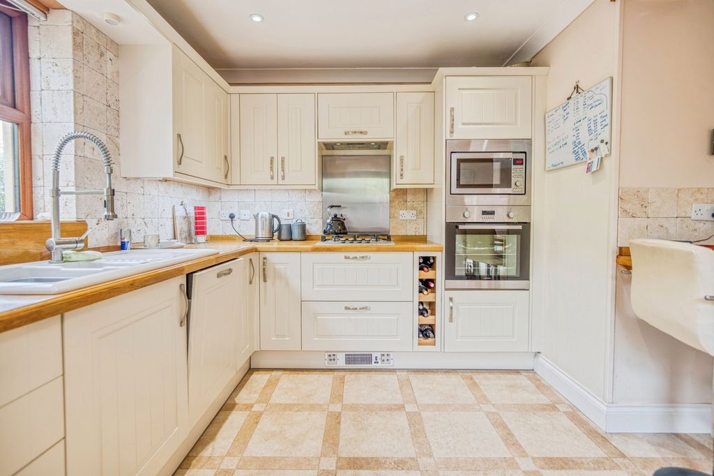 Property photo 2 of 29 Pbox-Img.Jpg