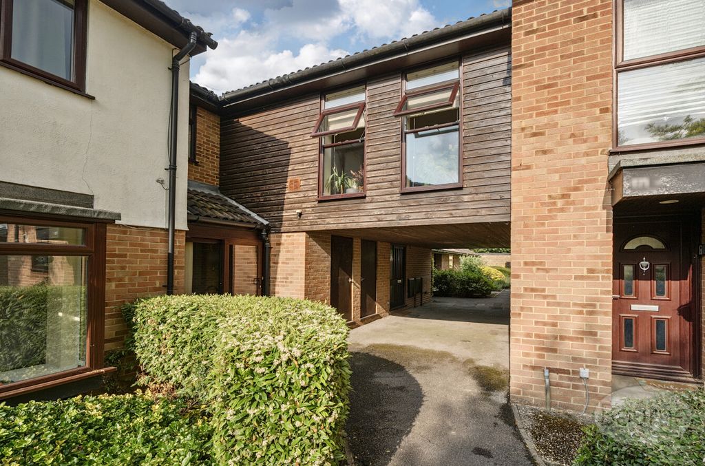 Property photo 1 of 11 E706c0F2-3807-4Df...