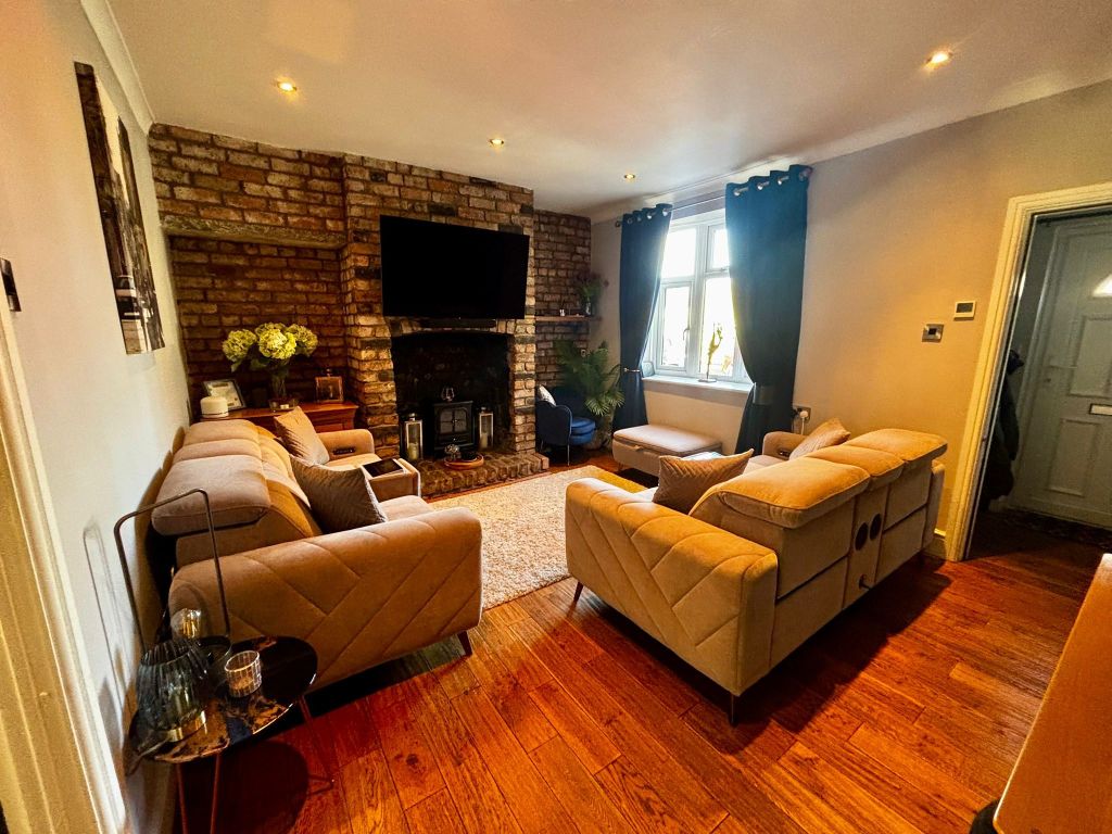 Property photo 2 of 24 Bedroom