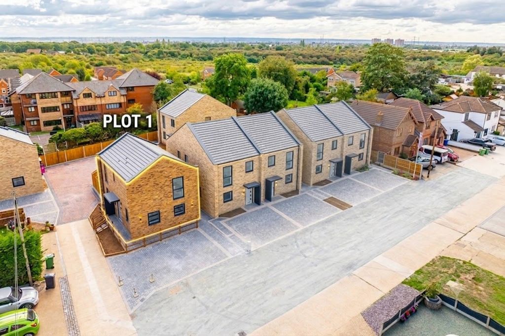 Property photo 1 of 17