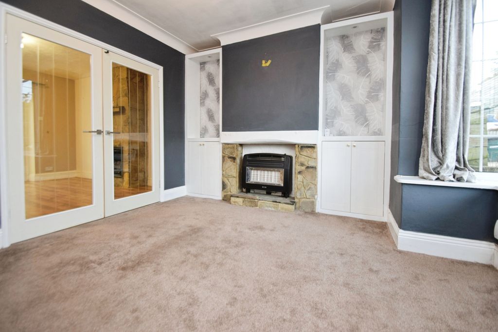 Property photo 2 of 24