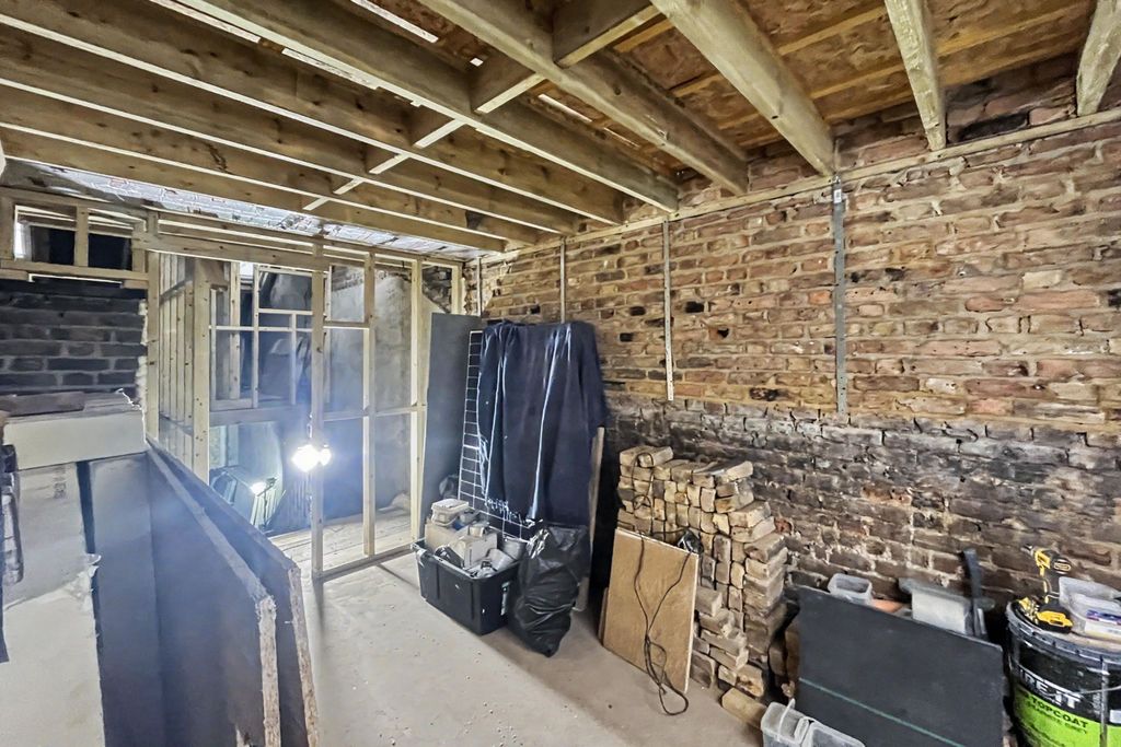 Property photo 3 of 20 119 Ravenslea Road, Balham, London Sw12 8Rt