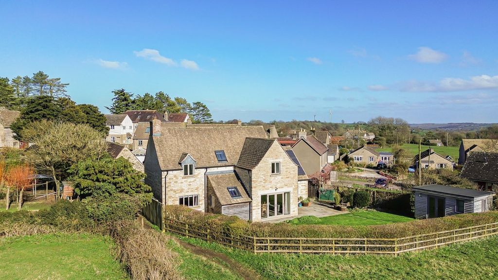 Property photo 1 of 27