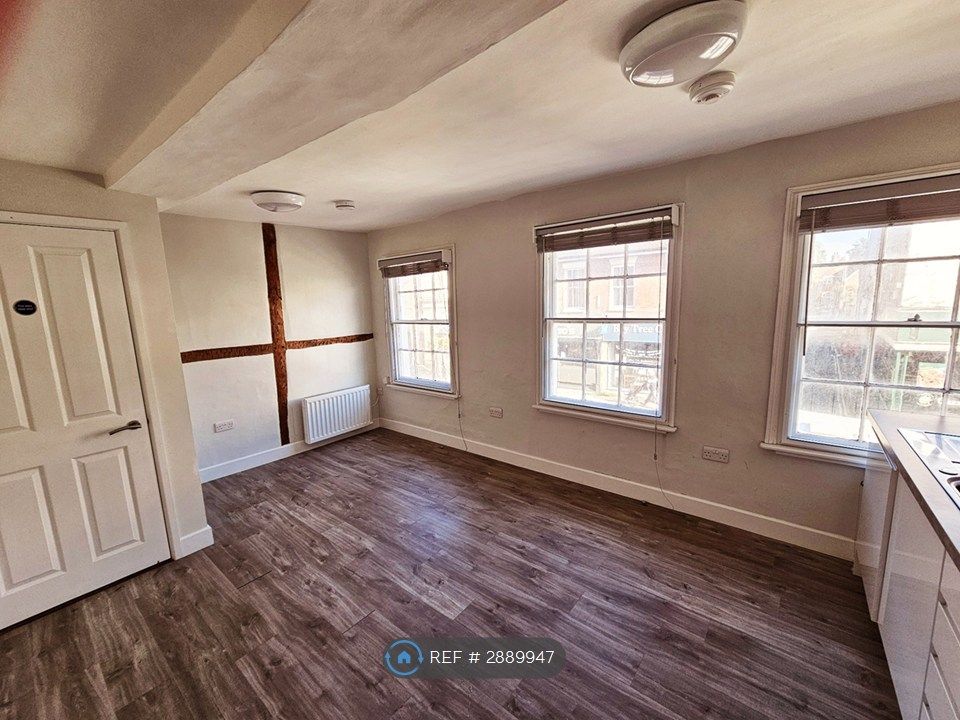 Property photo 1 of 5 Living