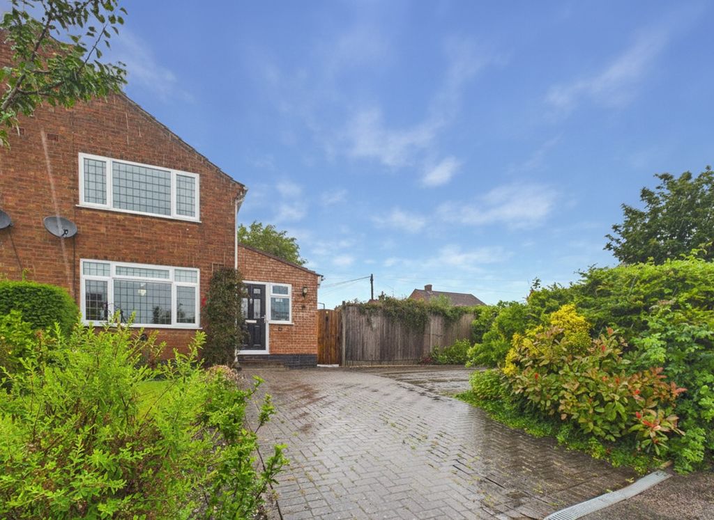 Property photo 1 of 29 Cam04425G0Pr0444Still028001