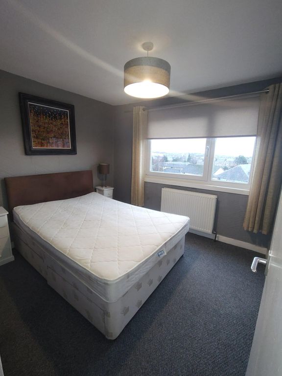 Property photo 3 of 6 Bedroom