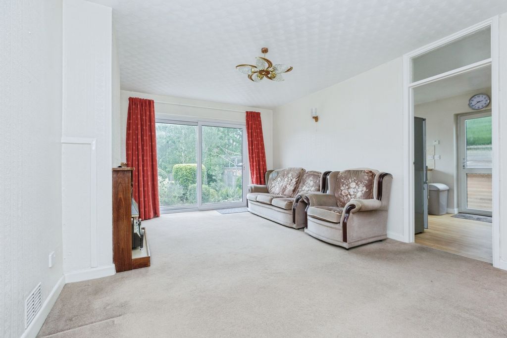 Property photo 2 of 17 Photo